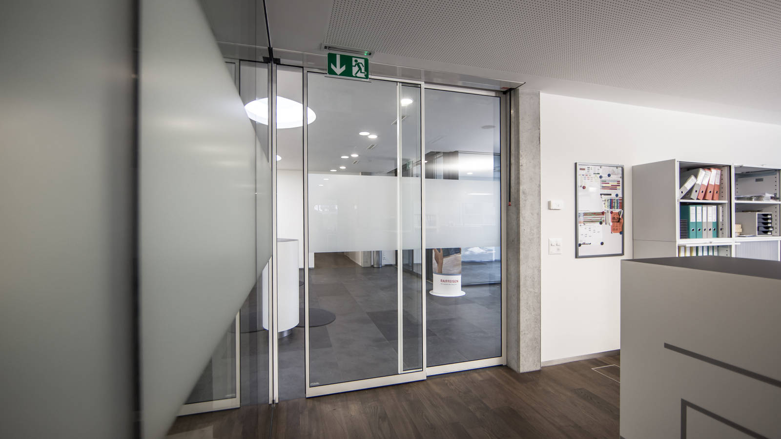 Дизайнерские раздвижные стеклянные двери — Gilgen Door Systems Russia